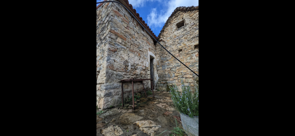 Maison du XVIIème siècle vide dans le sud – photo 7