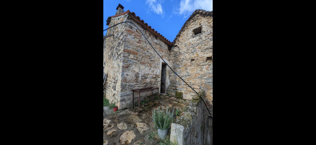 Maison du XVIIème siècle vide dans le sud – photo 8