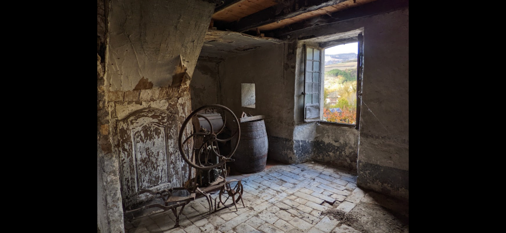 Maison du XVIIème siècle vide dans le sud – photo 9