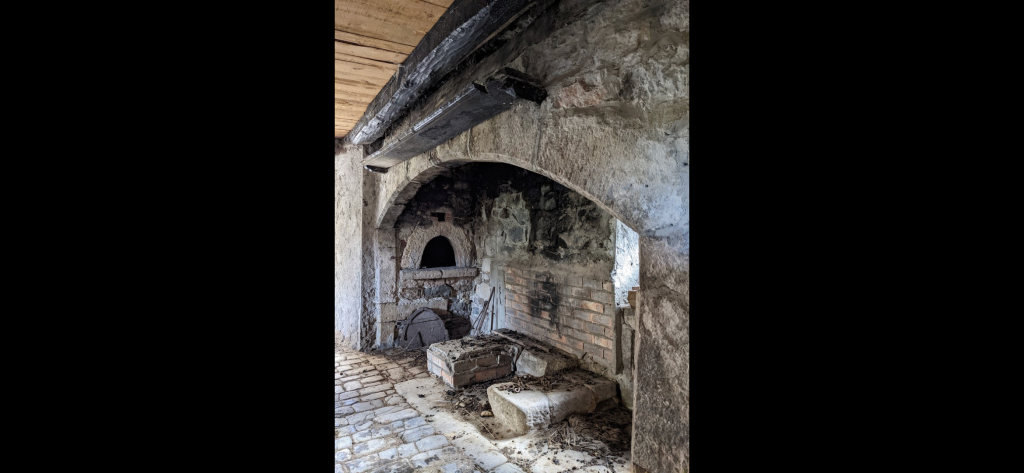 Maison du XVIIème siècle vide dans le sud – photo 17