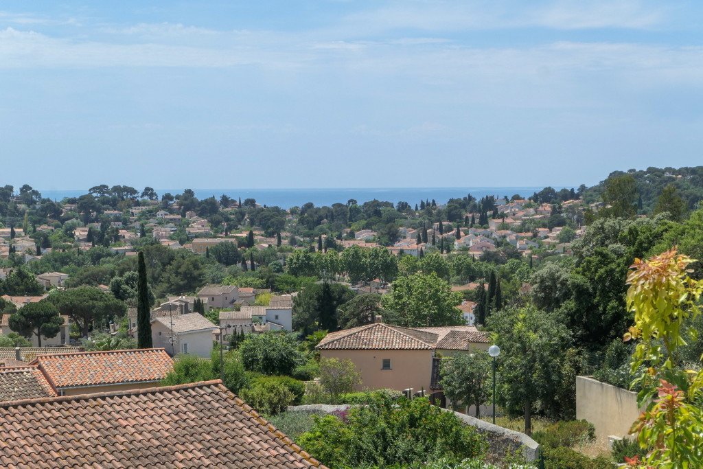 Villa avec jardin et piscine – photo 8