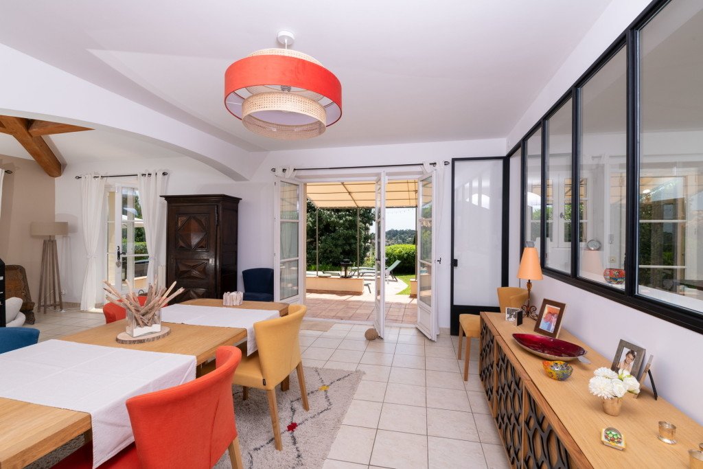 Villa avec jardin et piscine – photo 13