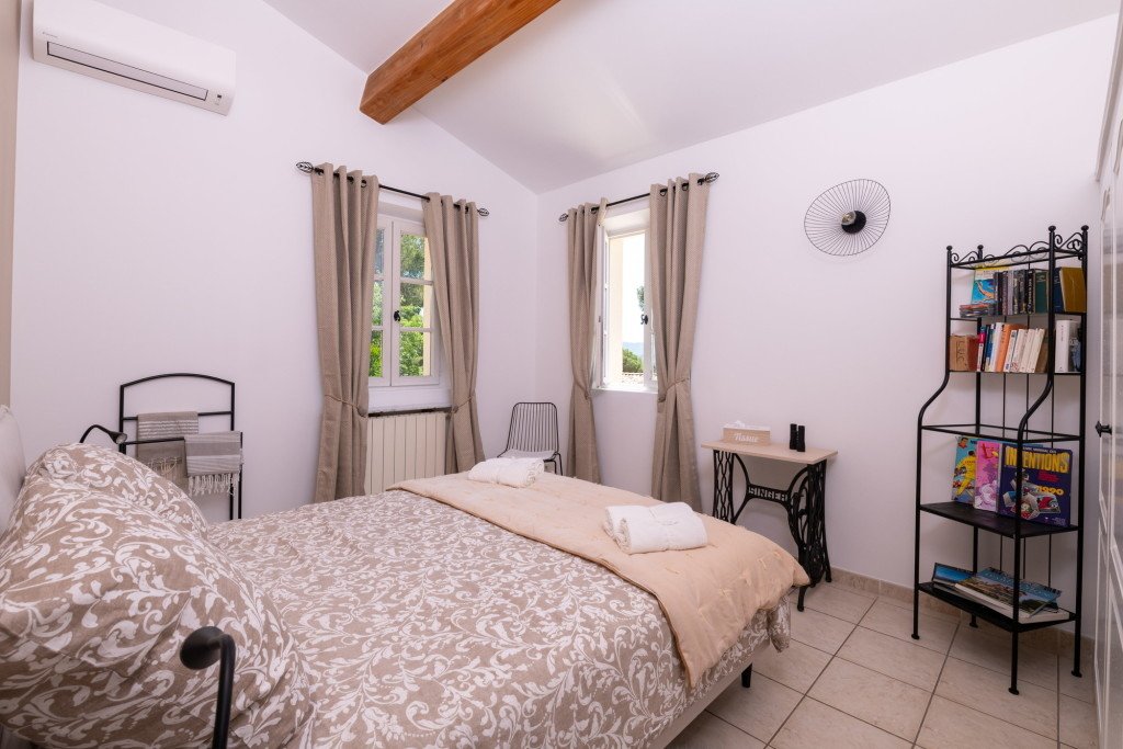 Villa avec jardin et piscine – photo 18