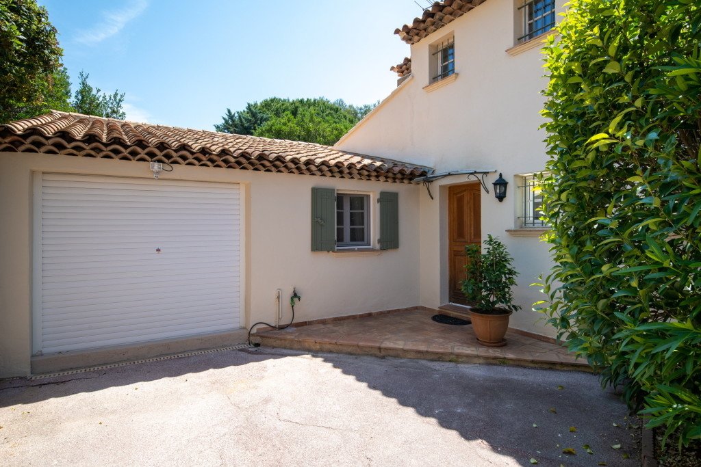 Villa avec jardin et piscine – photo 20