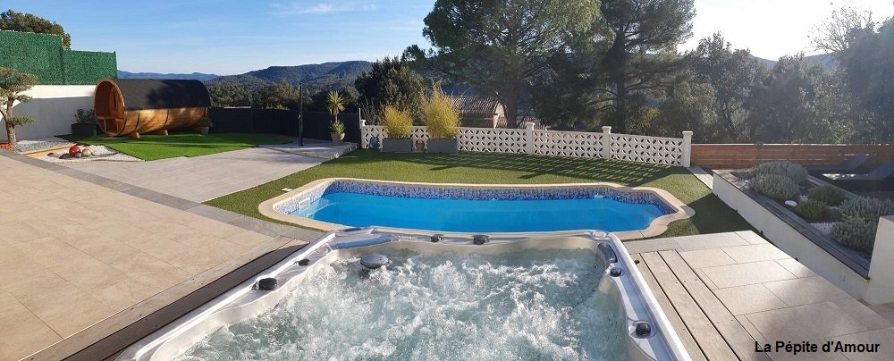 Villa – photo 1