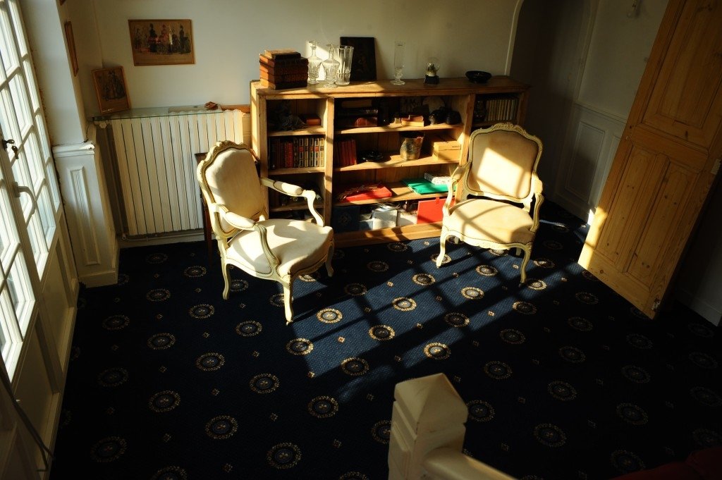 Maison avec terrain et piscine – photo 5