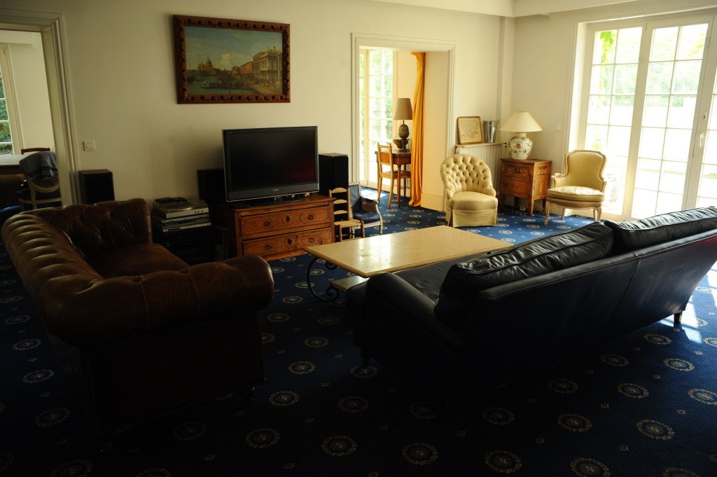 Maison avec terrain et piscine – photo 8