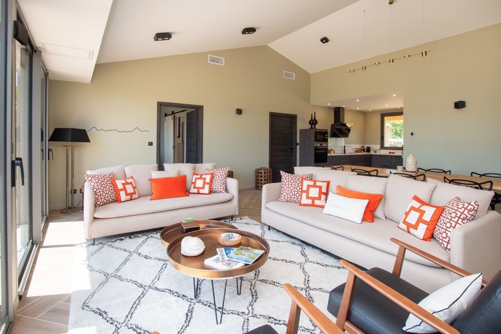 Villa avec piscine face à un lac – photo 7