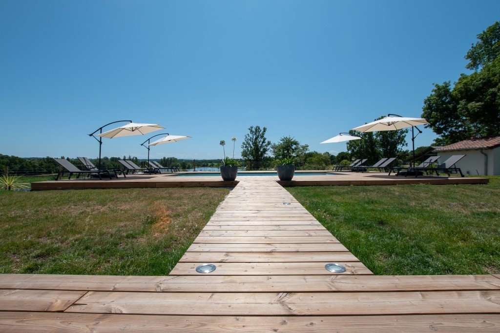 Villa avec piscine face à un lac – photo 8