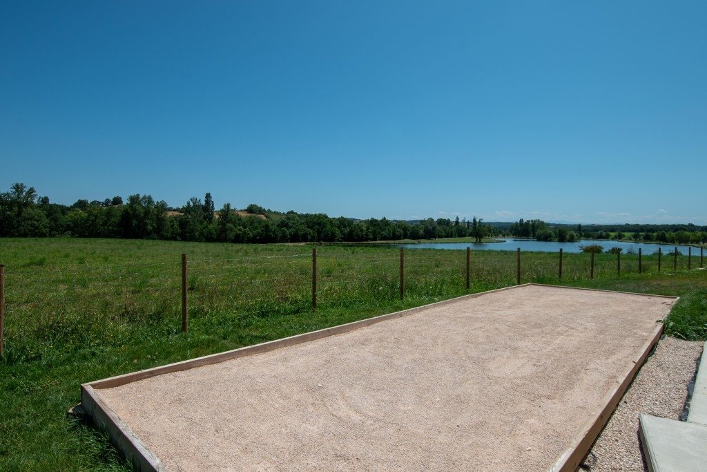 Villa avec piscine face à un lac – photo 9