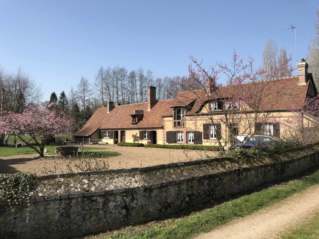 Propriétés en bord de rivière dans leurs jus – photo 12