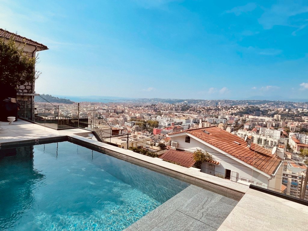 Maison avec vue sur la baie de Nice – photo 1