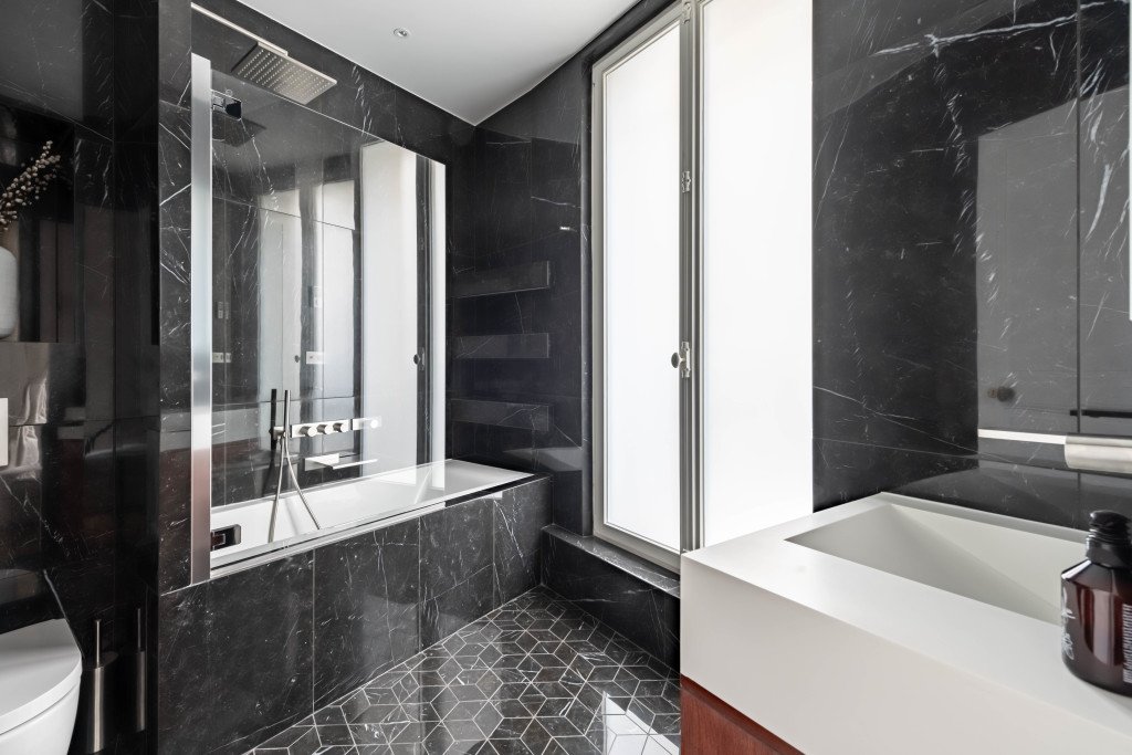 Appartement Haussmannien vue Notre Dame – Paris – photo 12