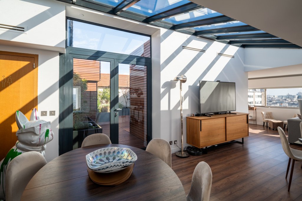 Triplex Terrasse Contemporain à Paris – photo 12