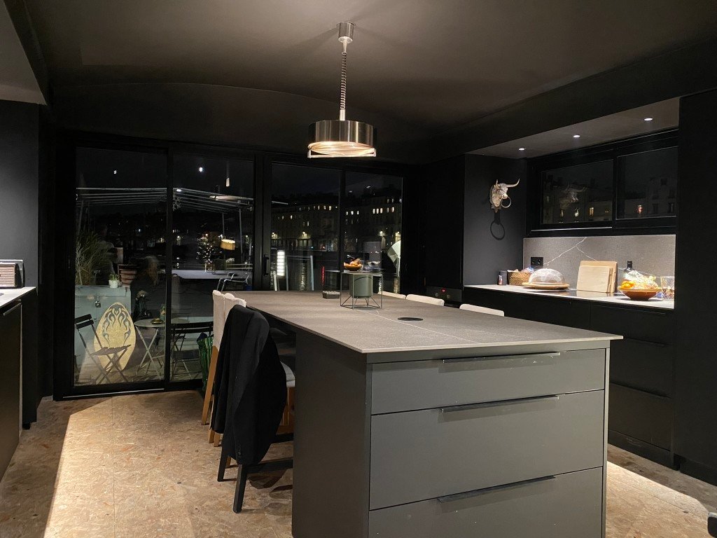 Péniche avec intérieur cosy en région Lyonnaise – photo 8