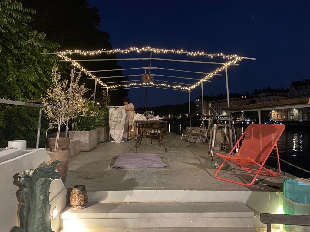 Péniche avec intérieur cosy en région Lyonnaise – photo 17