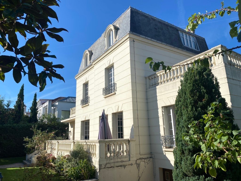 Maison de maître dans quartier résidentiel proche de Paris – photo 1