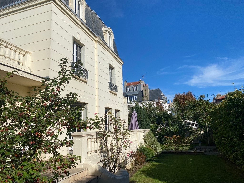 Maison de maître dans quartier résidentiel proche de Paris – photo 2