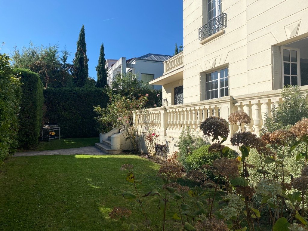 Maison de maître dans quartier résidentiel proche de Paris – photo 4