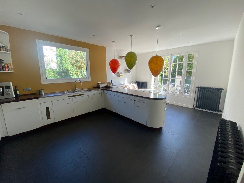 Maison de maître dans quartier résidentiel proche de Paris – photo 11