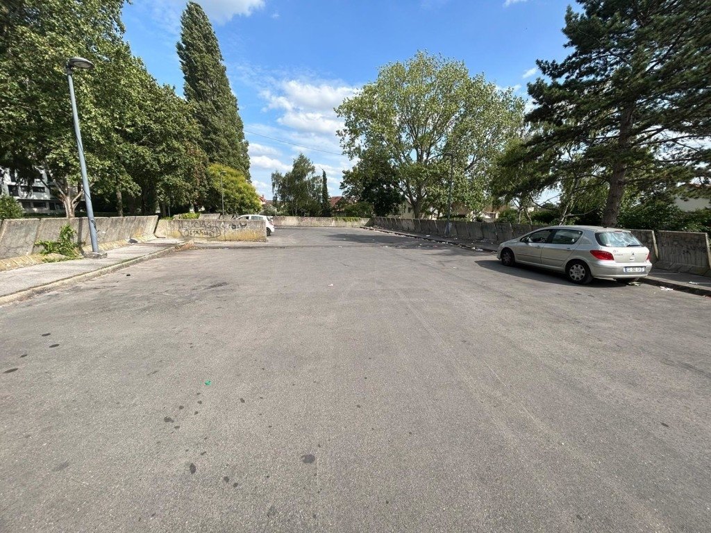 Parking banlieue – photo 5