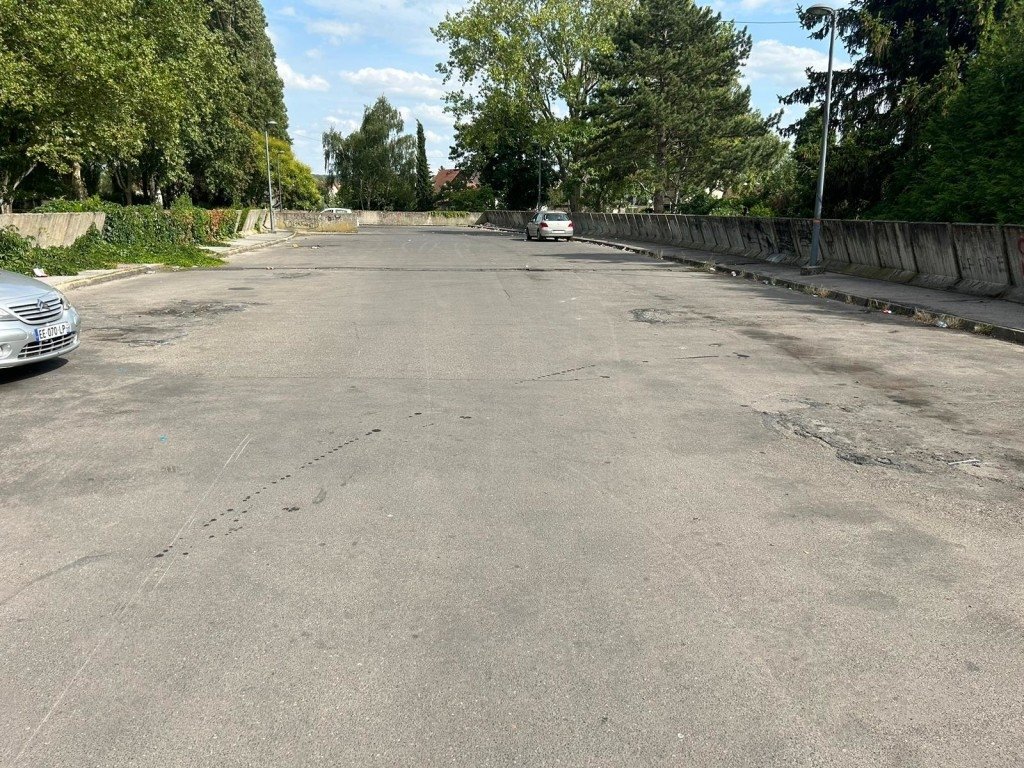 Parking banlieue – photo 10