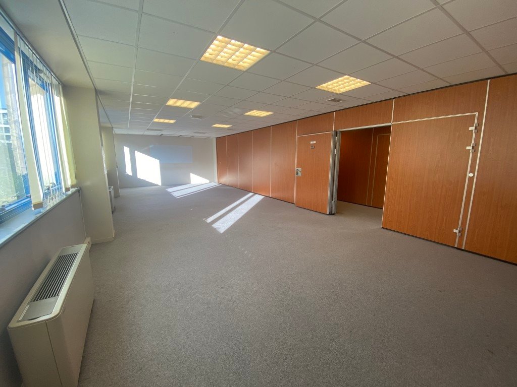 Deux bâtiments de 4000 m2 vides ou avec décors en région parisienne ” Exclusivité P.A.T” – photo 4