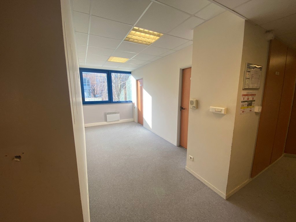 Deux bâtiments de 4000 m2 vides ou avec décors en région parisienne ” Exclusivité P.A.T” – photo 6