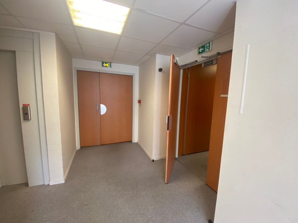 Deux bâtiments de 4000 m2 vides ou avec décors en région parisienne ” Exclusivité P.A.T” – photo 7