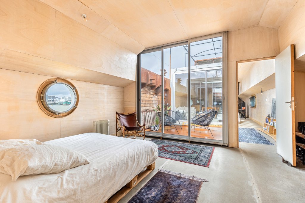 Péniche avec intérieur design pour vos tournages /shootings photo à Bordeaux – photo 7