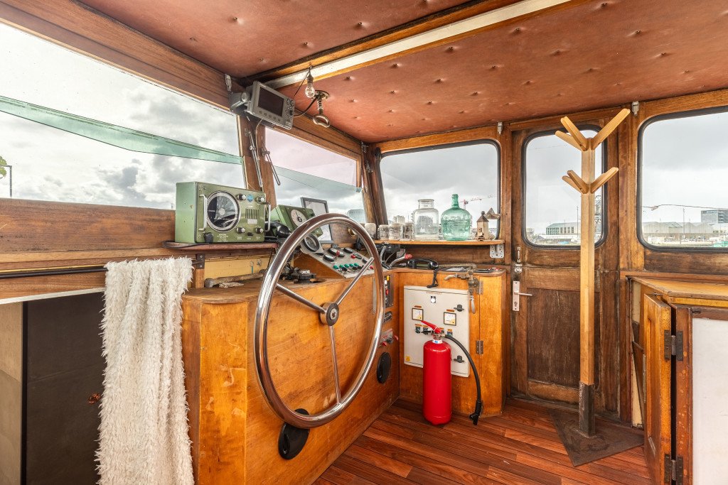 Péniche avec intérieur design pour vos tournages /shootings photo à Bordeaux – photo 9