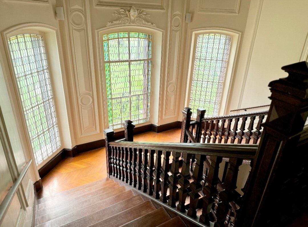 Château en île de France (vide) pour vos tournages et shootings photos – photo 1