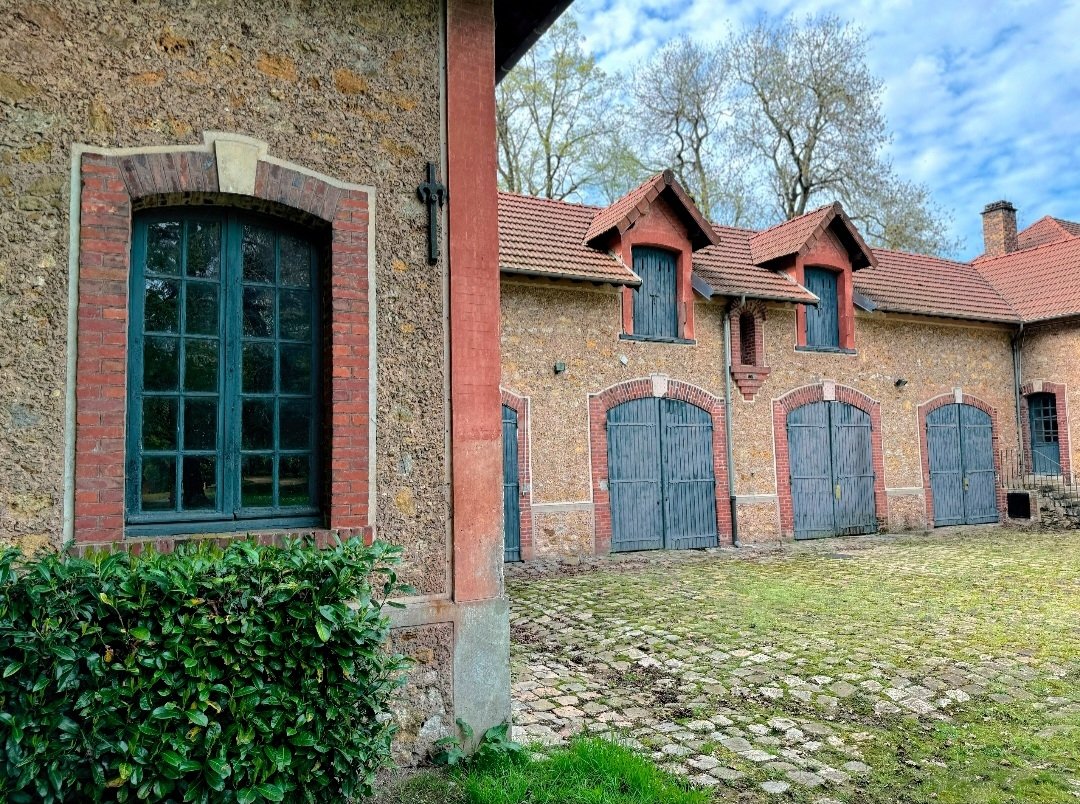 Château en île de France (vide) pour vos tournages et shootings photos – photo 5