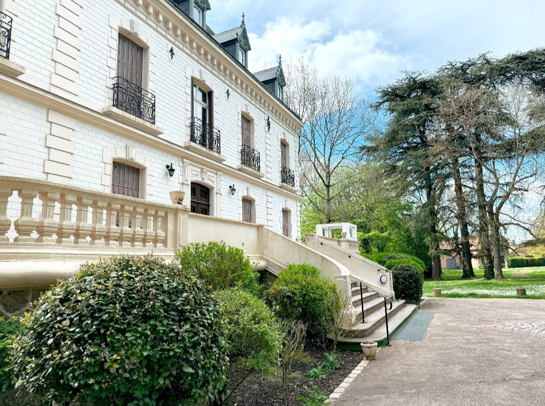 Château en île de France (vide) pour vos tournages et shootings photos – photo 13