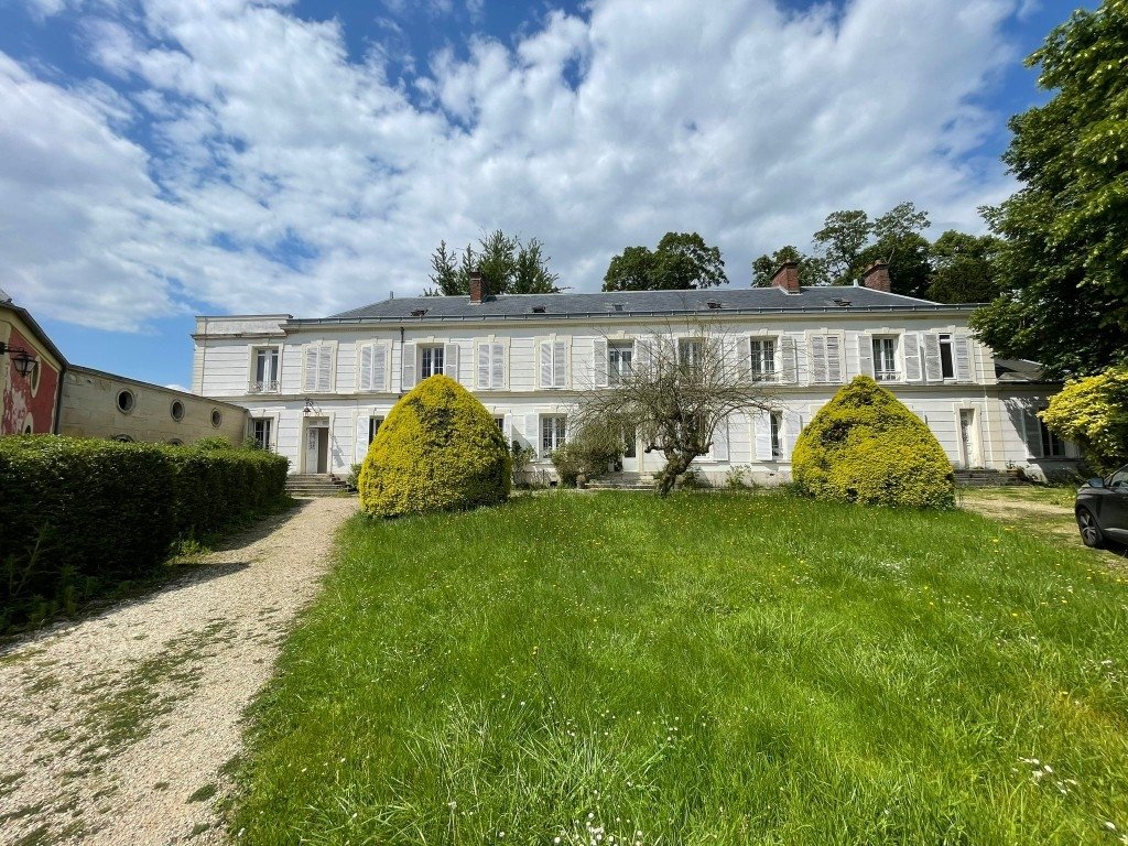 Château proche de Paris – photo 1