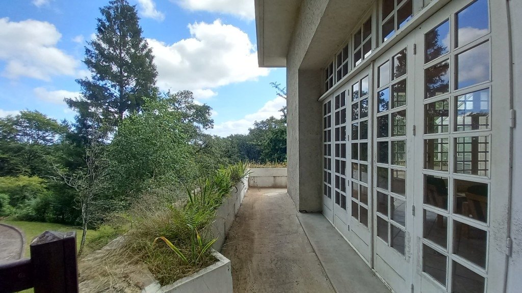 Ancien Village Hôtel désaffecté et vide à 2Heures de Paris pour tournages/shootings – photo 6