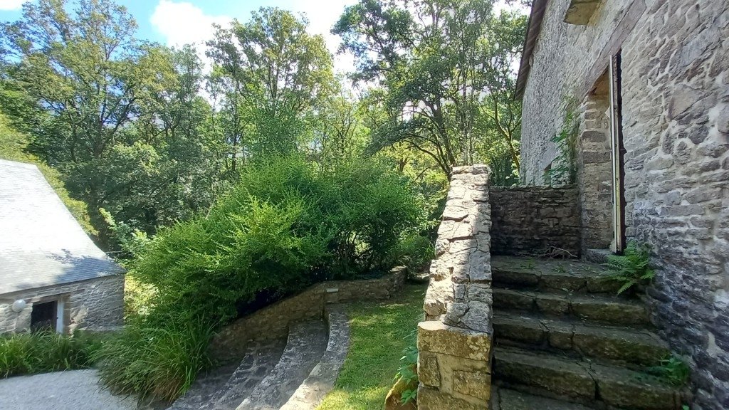 Ancien Village Hôtel désaffecté et vide à 2Heures de Paris pour tournages/shootings – photo 15