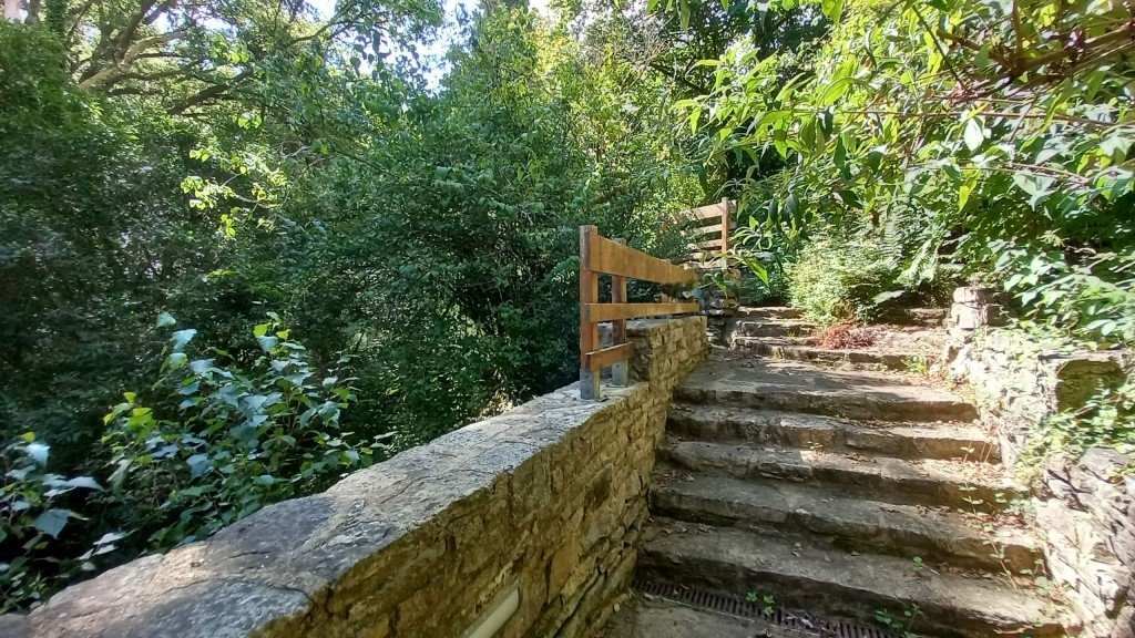 Ancien Village Hôtel désaffecté et vide à 2Heures de Paris pour tournages/shootings – photo 25