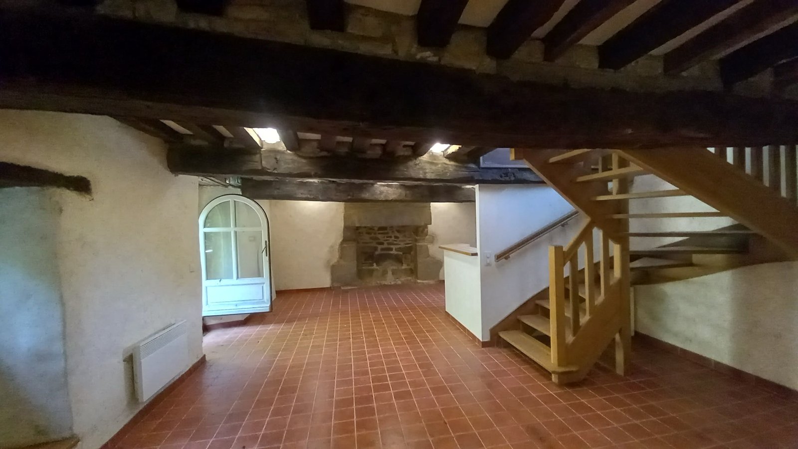 Ancien Village Hôtel désaffecté et vide à 2Heures de Paris pour tournages/shootings – photo 26