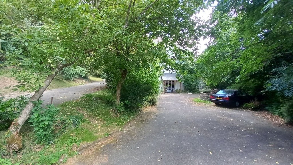 Ancien Village Hôtel désaffecté et vide à 2Heures de Paris pour tournages/shootings – photo 32