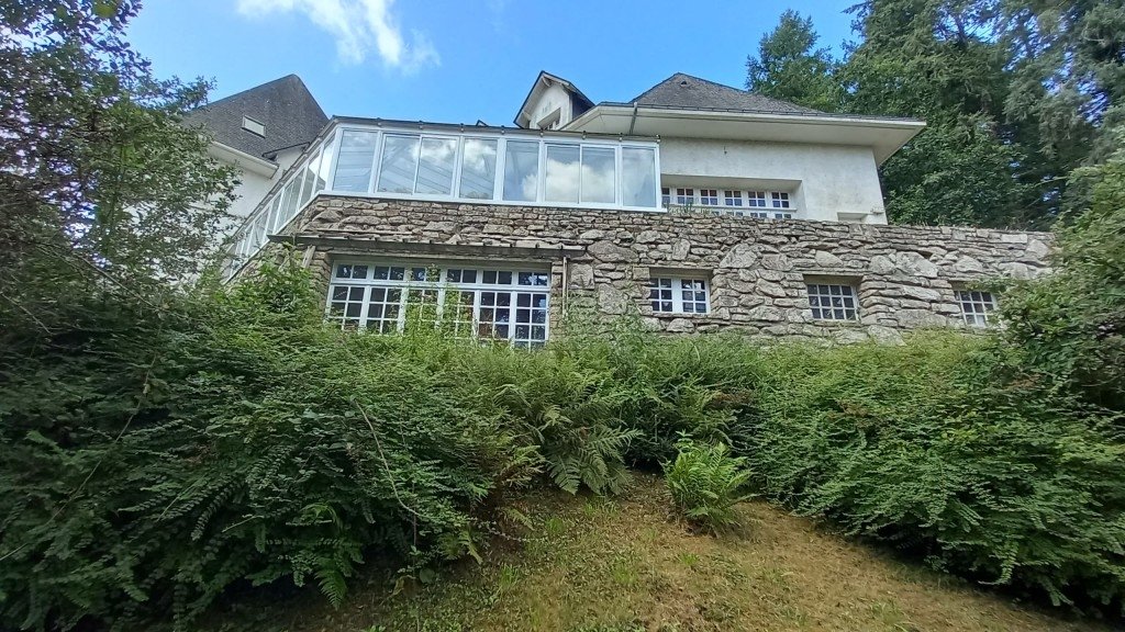 Ancien Village Hôtel désaffecté et vide à 2Heures de Paris pour tournages/shootings – photo 39