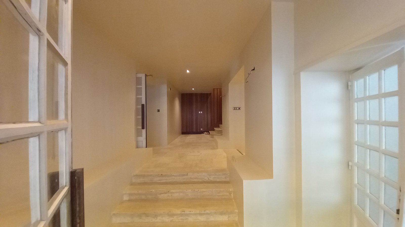 Ancien Village Hôtel désaffecté et vide à 2Heures de Paris pour tournages/shootings – photo 46