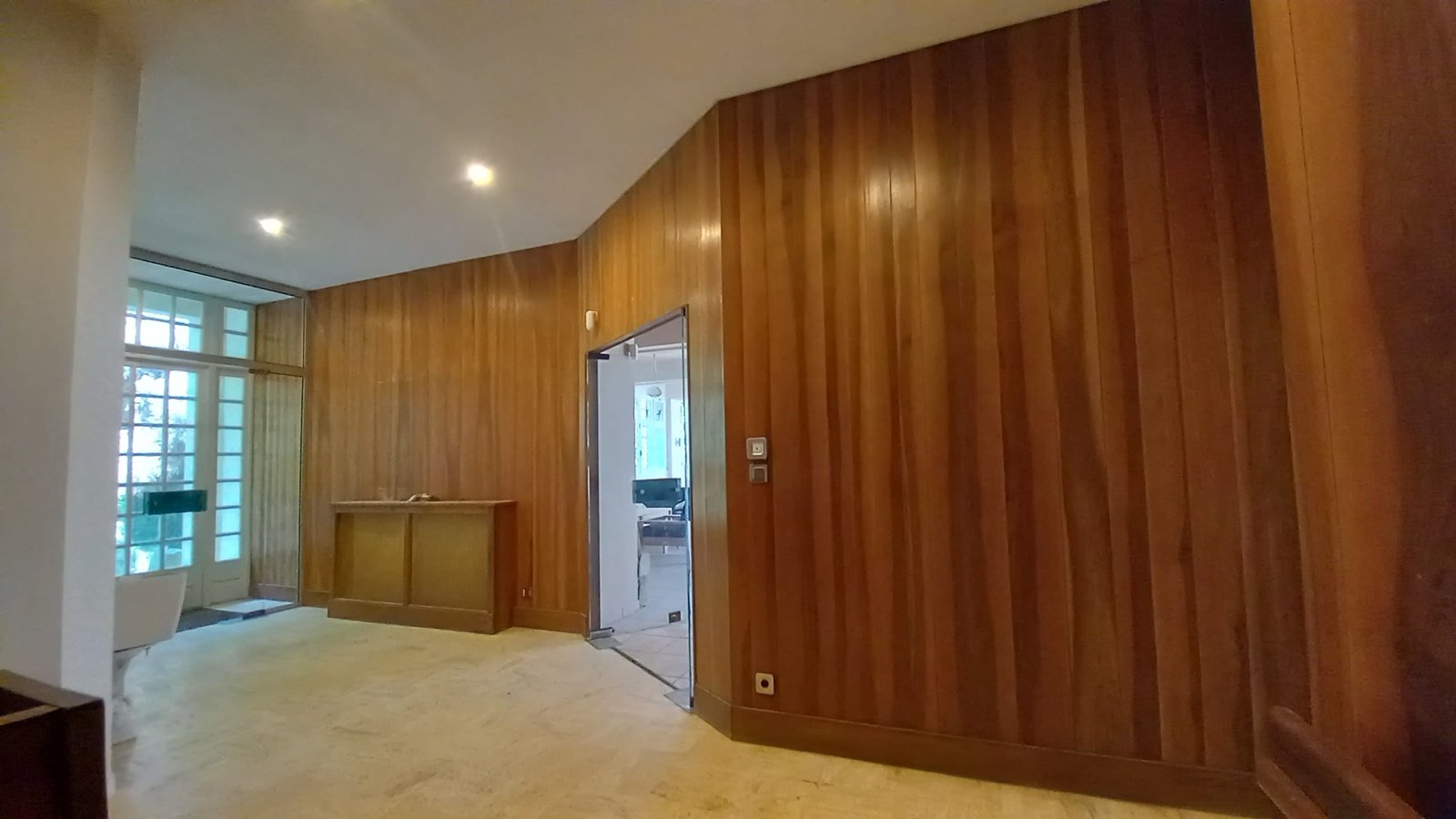 Ancien Village Hôtel désaffecté et vide à 2Heures de Paris pour tournages/shootings – photo 48