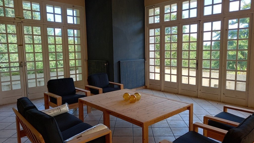 Ancien Village Hôtel désaffecté et vide à 2Heures de Paris pour tournages/shootings – photo 50