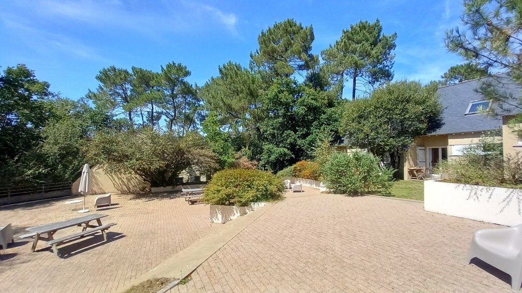 Ancien Village Hôtel désaffecté et vide à 2Heures de Paris pour tournages/shootings – photo 55