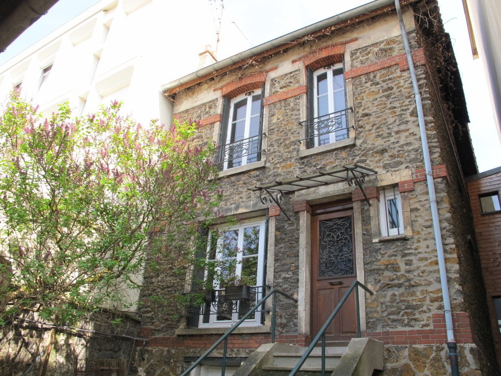 Maison Meulière avec grand jardin en région parisienne – photo 10