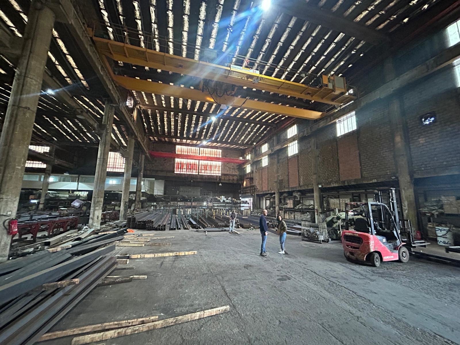 Hangar métallurgie 12000m² en région parisienne – photo 1