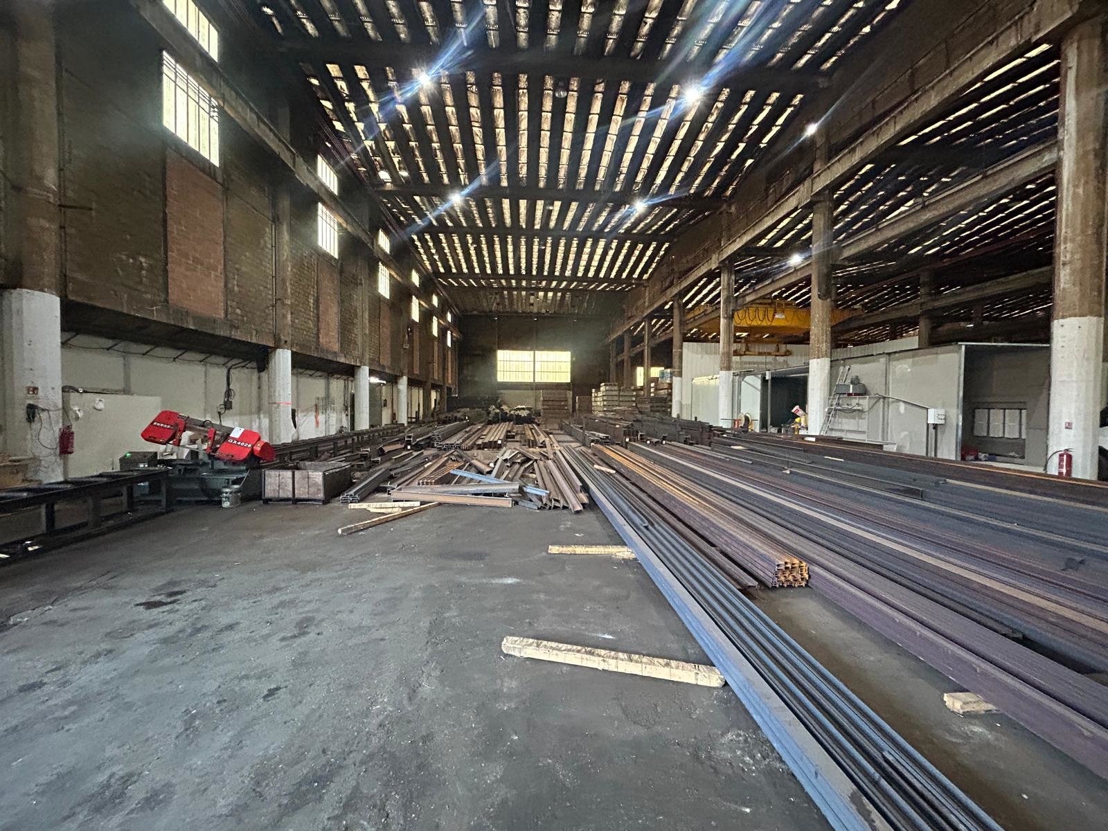 Hangar métallurgie 12000m² en région parisienne – photo 11