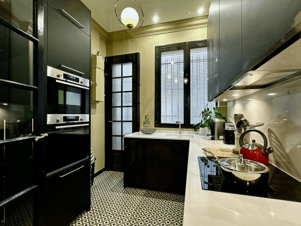 Magnifique appartement Haussmannien dans l’ouest parisien – photo 8