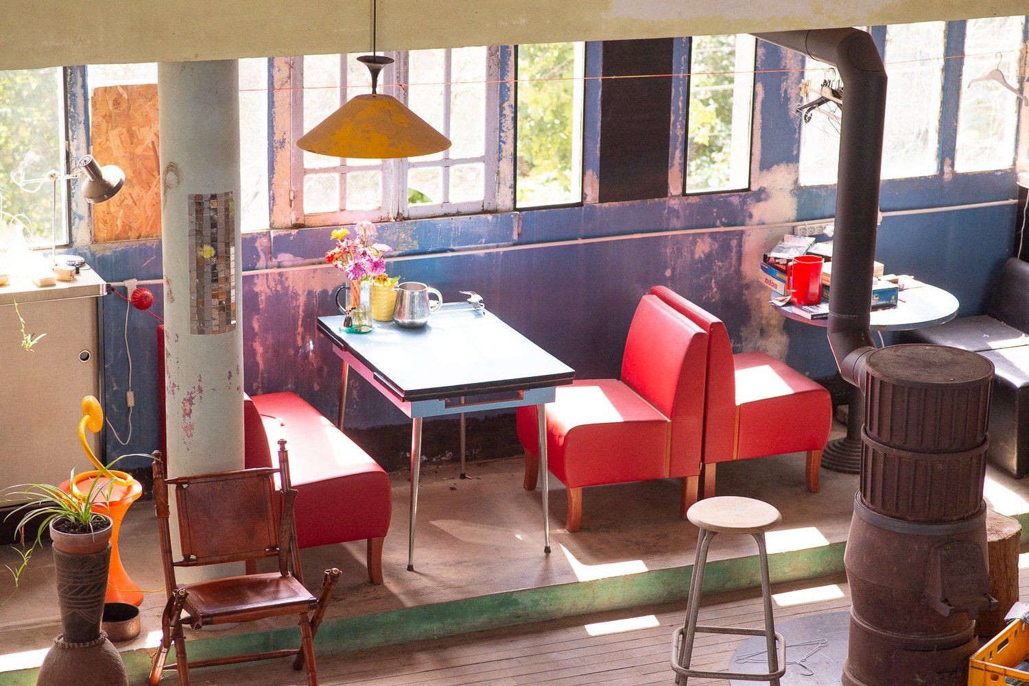 Ancien bâtiment années 50 style Bauhaus dans son jus pour tournages et shootings en Bretagne – photo 6